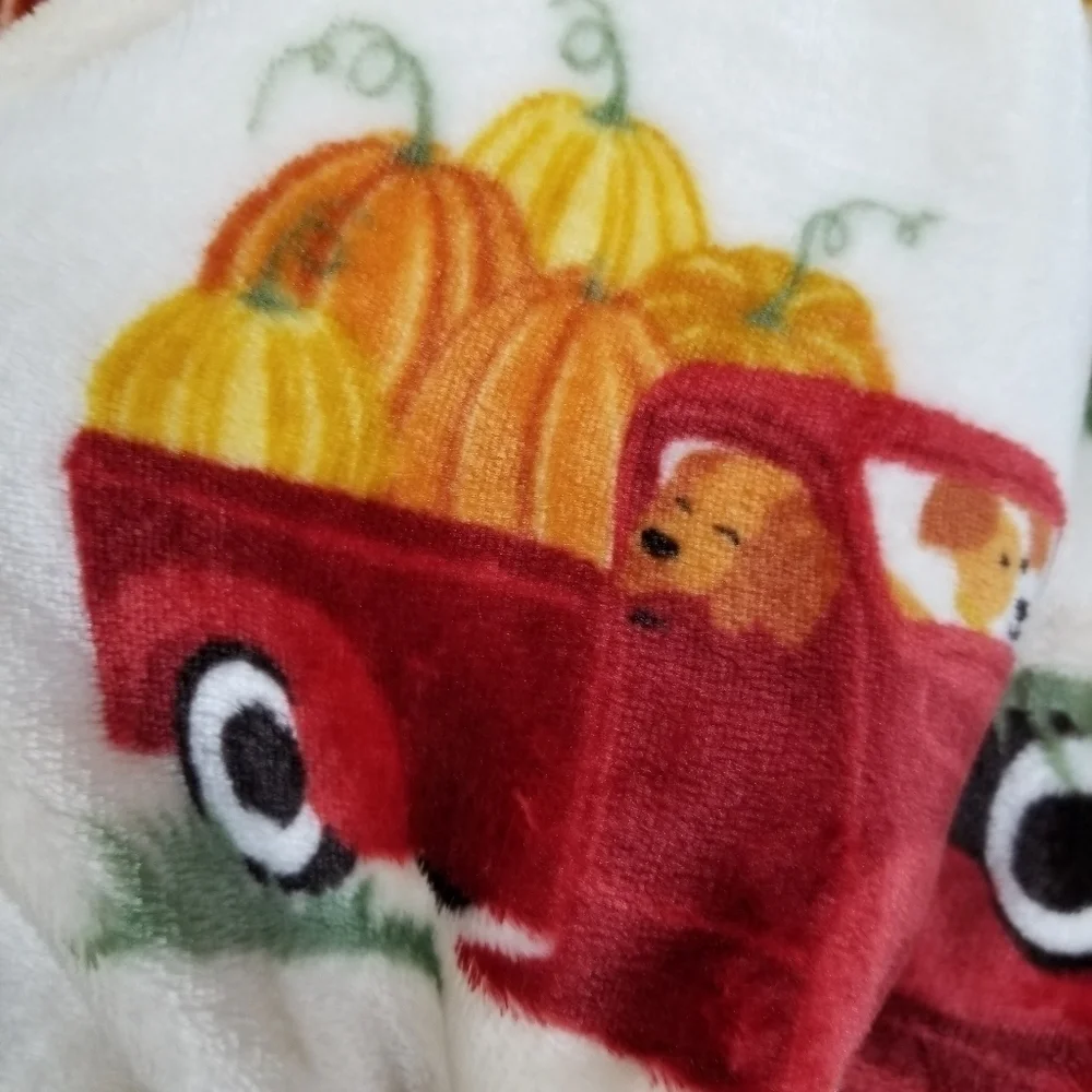 Fleece Throw Blanket NWT Plush Dogs Puppies Fall Pumpkin Patch Truck Sunflower